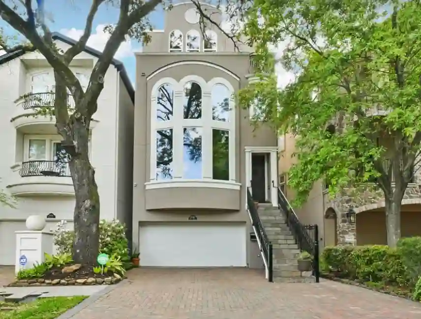 Stucco Repair Before